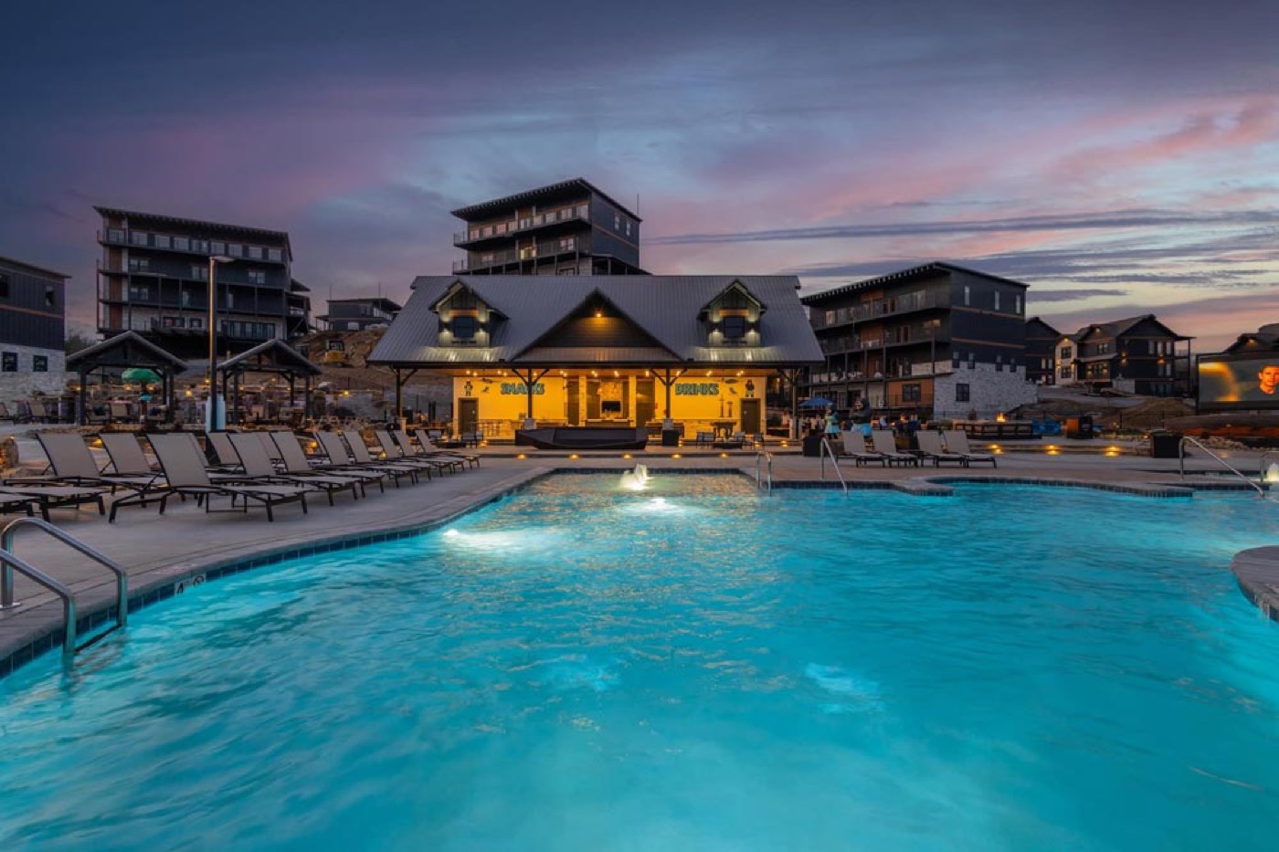 Worked in collaboration to deliver the water park — the pool, lazy river, dual jacuzzi, mini golf and pickleball court — Sevierville